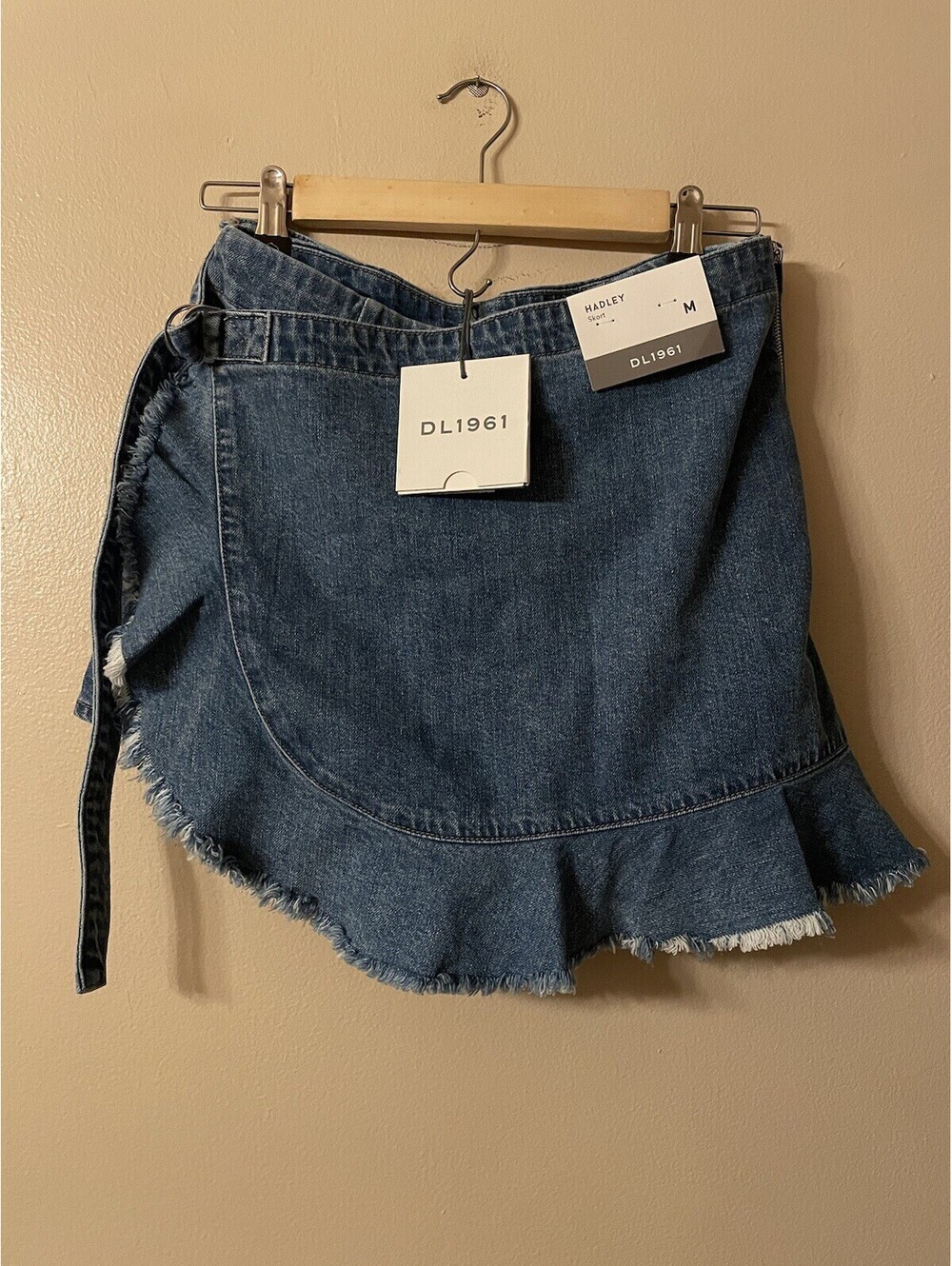 DL1961 Hadley Ruffled Raw Hem Skort Size M Big Sur NWT Retail $168